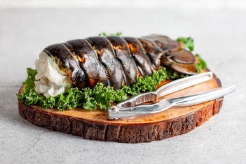 20-24 oz Colossal Lobster Tail